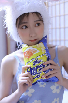 趁女朋友洗澡玩她闺蜜H